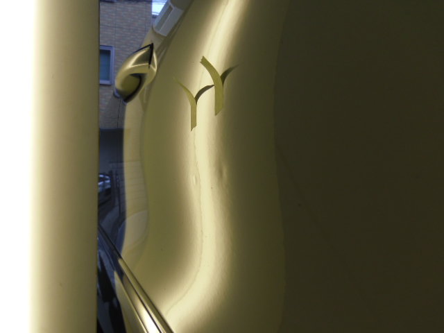 ベンツE350 デントリペア修理前