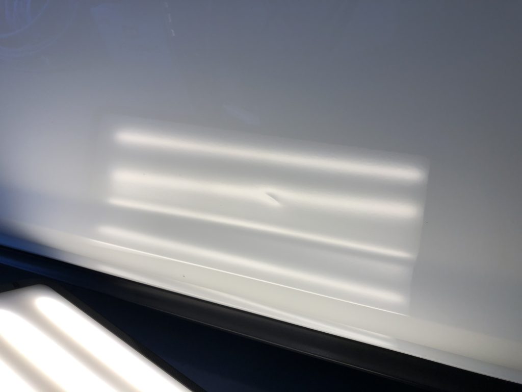 フォルクスワーゲン ゴルフ7 GTI  ドアの凹み修理