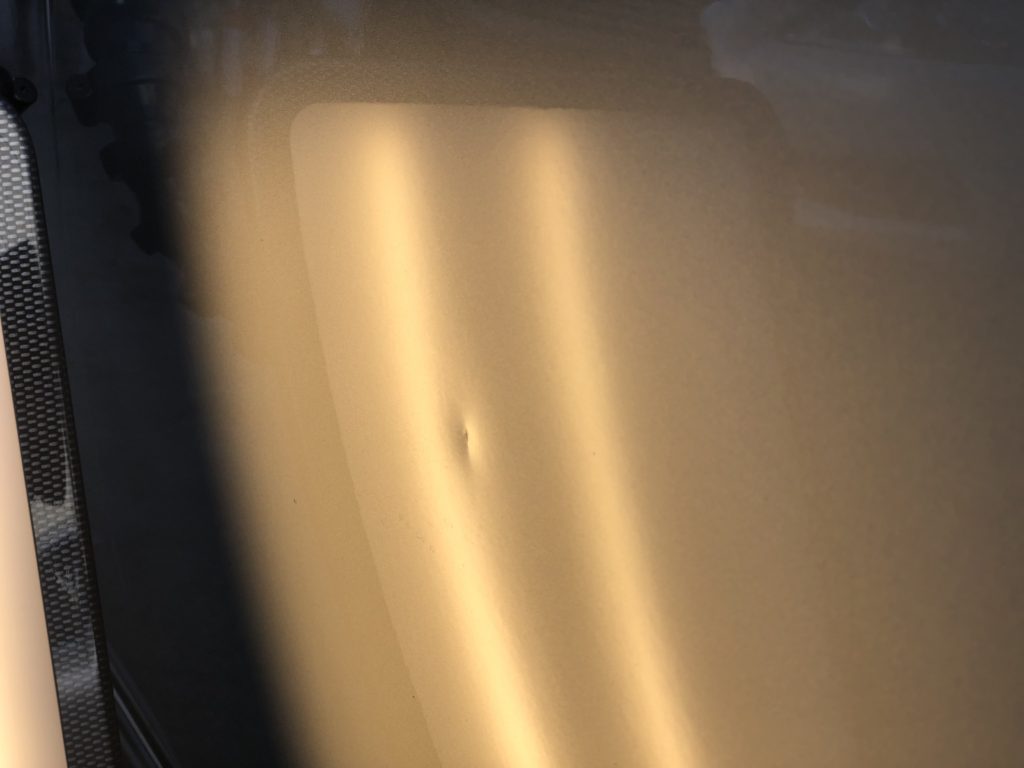 トヨタ　センチュリー　ドアの傷の有るヘコミのデントリペア作業前