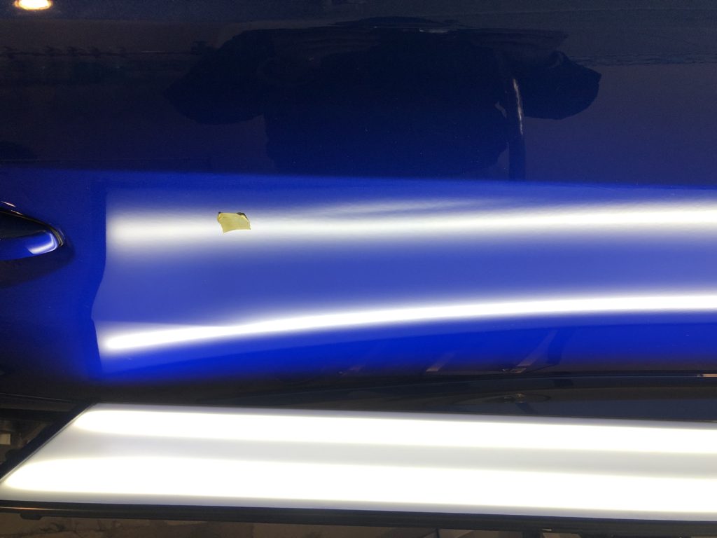 スバル WRX STI  リヤドアの長いヘコミのデントリペア