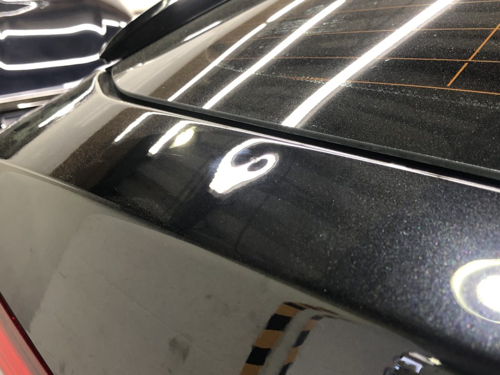 BMWX1　リアゲートのデントリペア