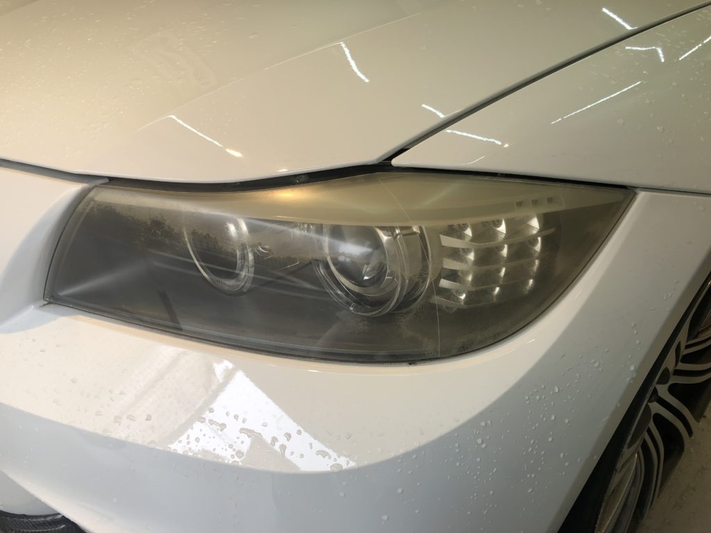 BMW3シリーズ　ヘッドライト磨き