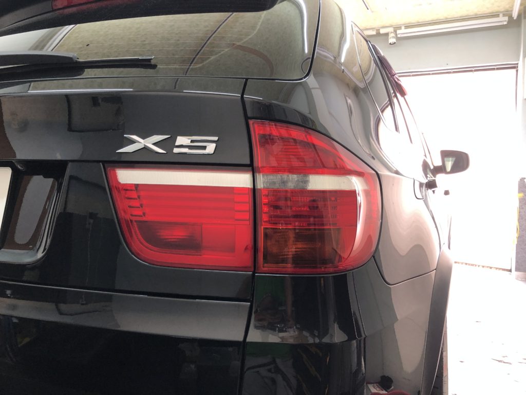 BMWX5　ヘッドライト磨き
