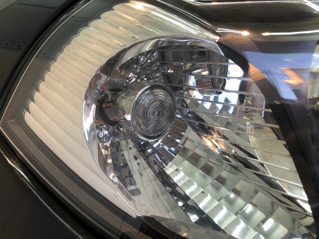 BMWX3　ヘッドライトの黄ばみ除去