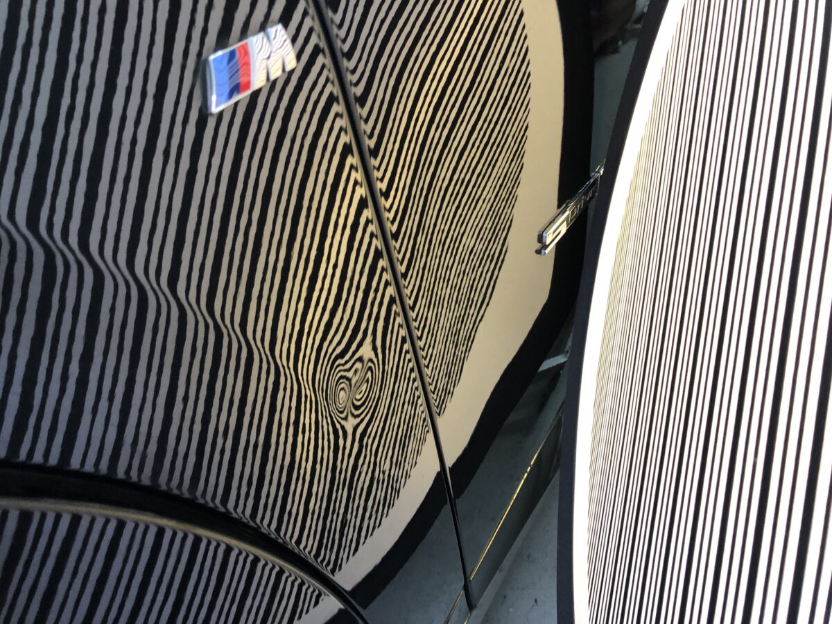 BMWX1　フロントフェンダーのデントリペア作業前