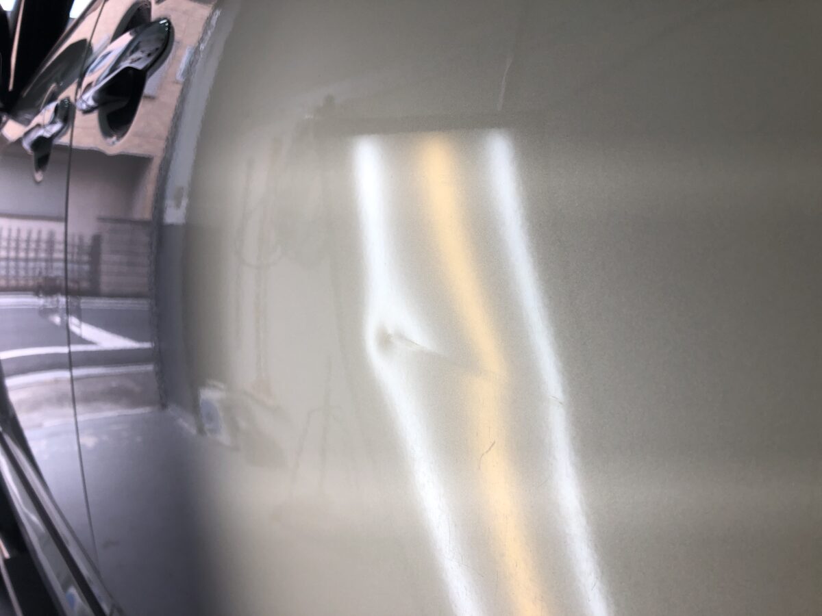 デリカ　スライドドアの無塗装ヘコミ修理