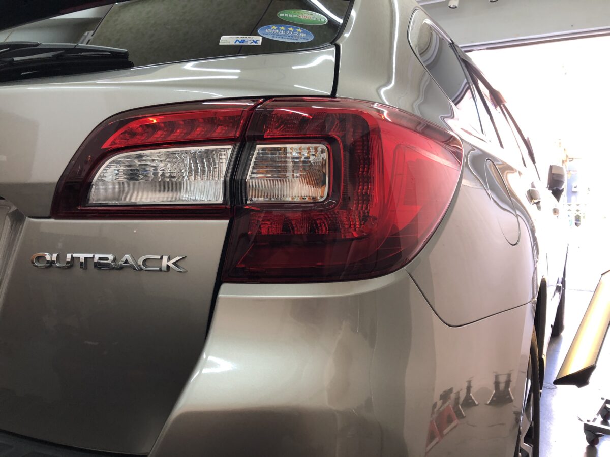 スバルアウトバック デントリペア