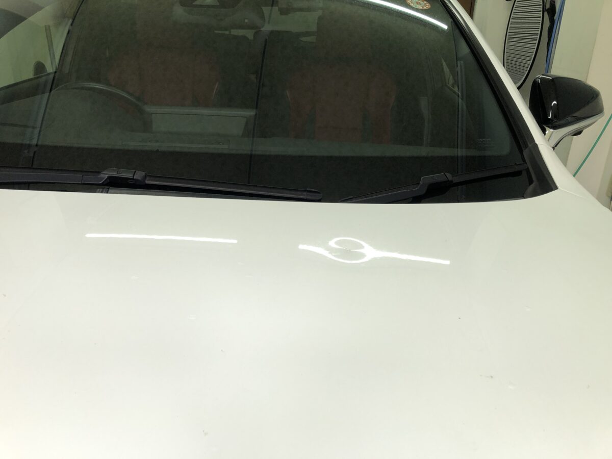 レクサスNX300　ボンネットのヘコミ修理