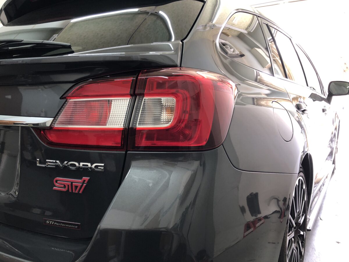 スバルレヴォーグ デントリペア