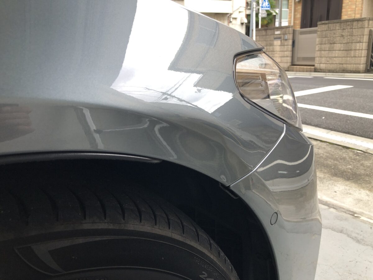 BMW5シリーズ フロントフェンダーのヘコミ修理
