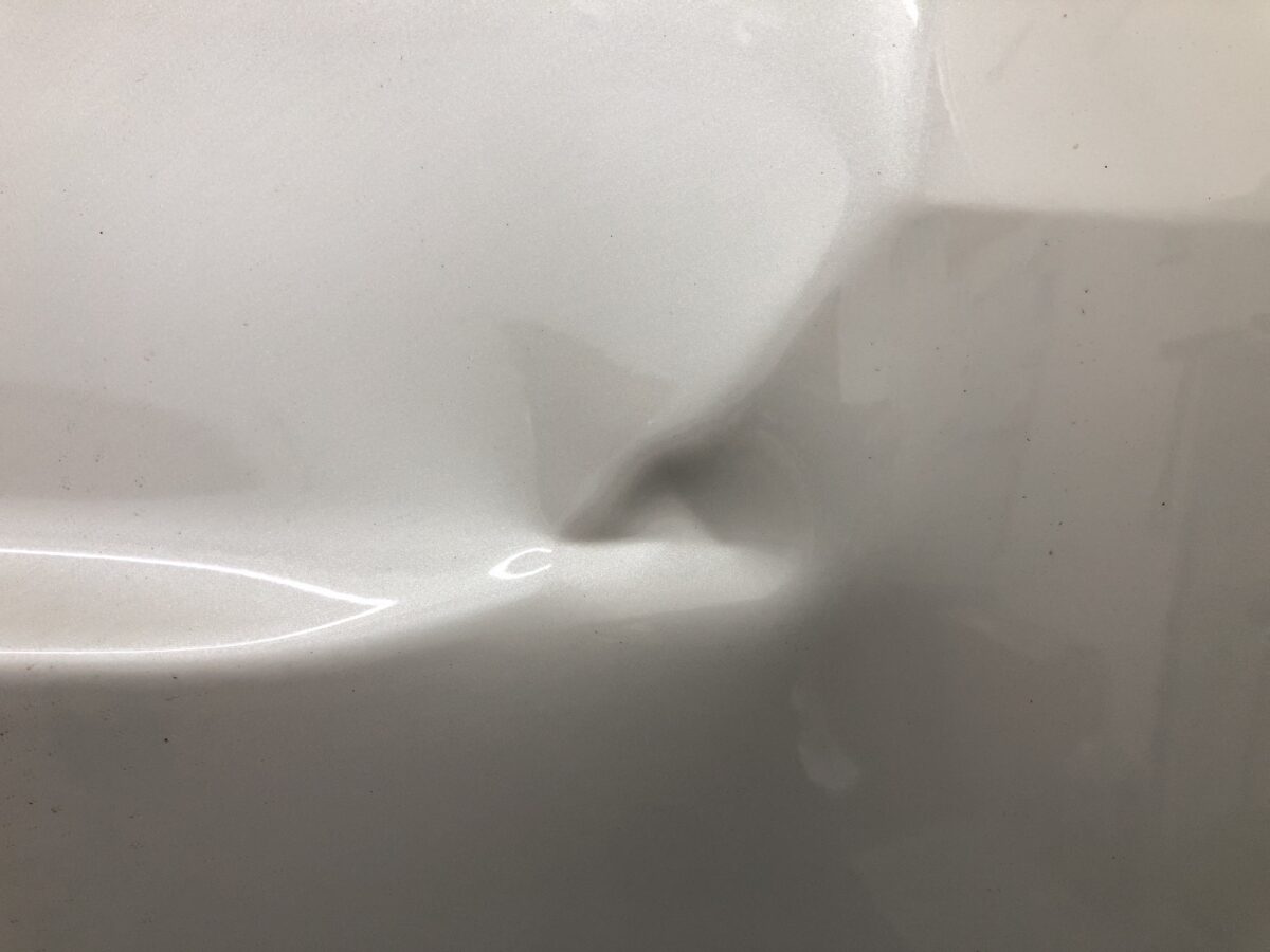 WR-V リアゲートのヘコミ修理