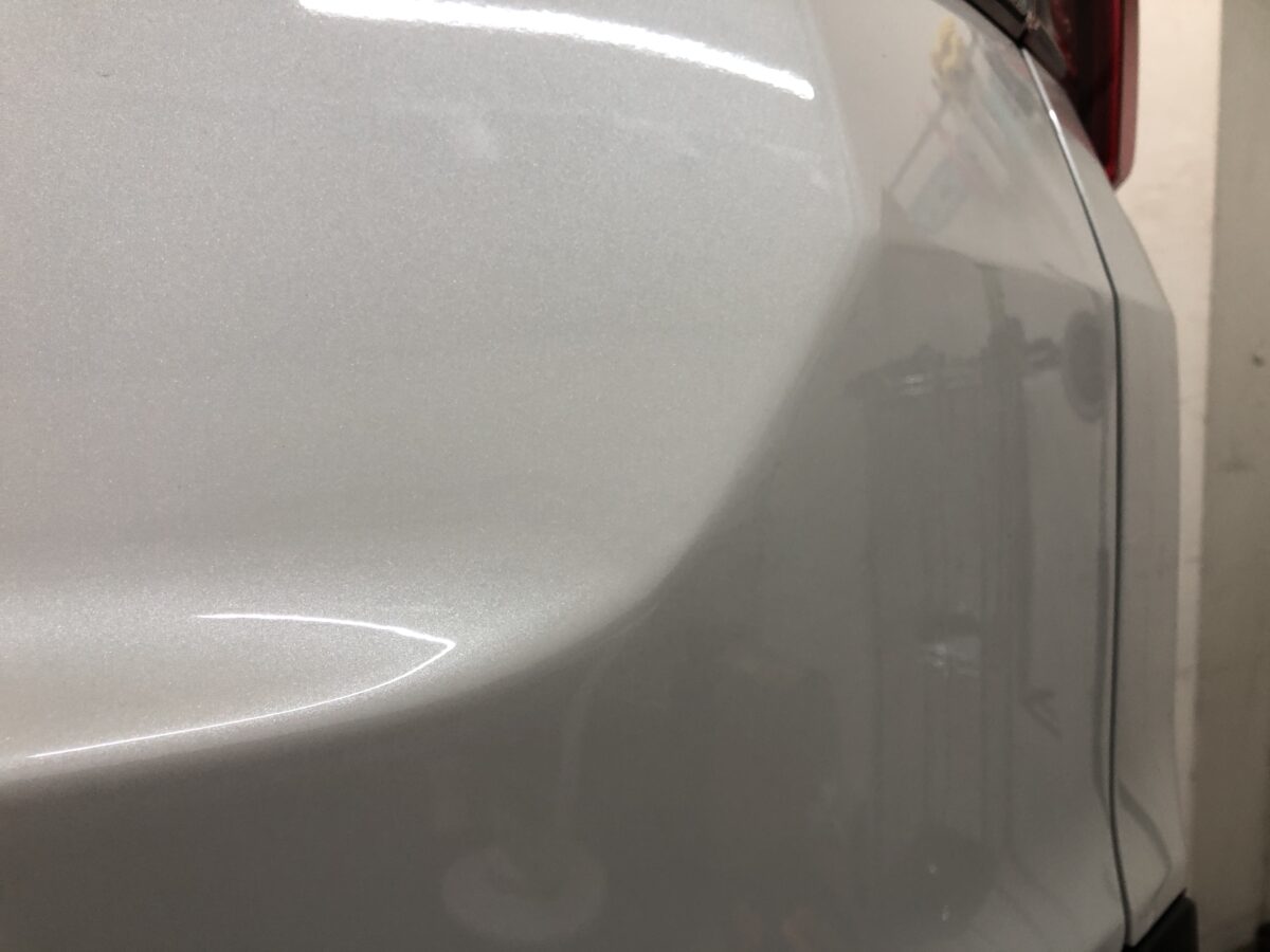 WR-Vのリアゲートのデントリペア作業後