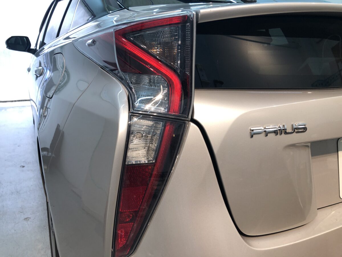 トヨタプリウス フロントガラス飛び石傷修理