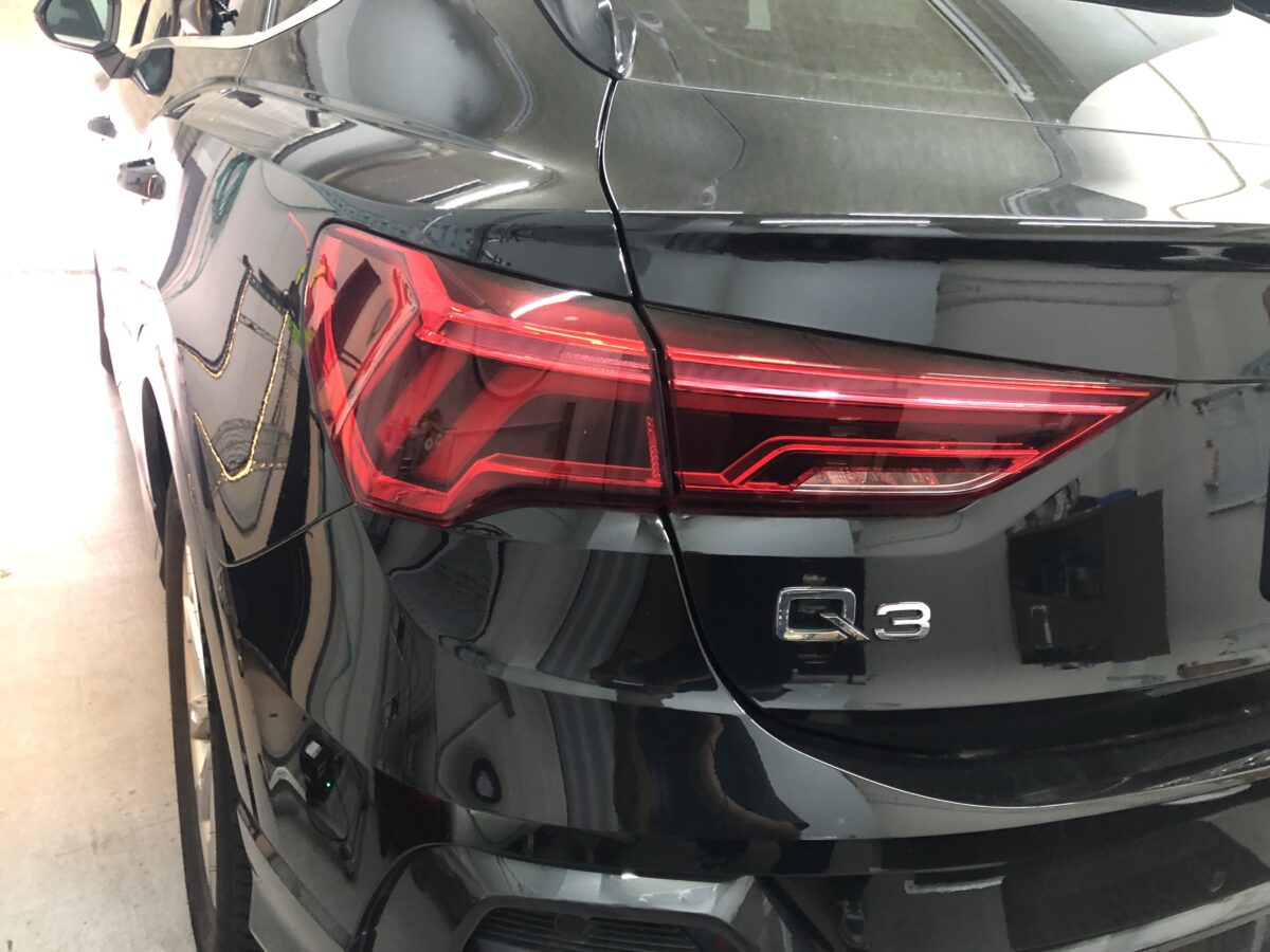 アウディQ3　デントリペア