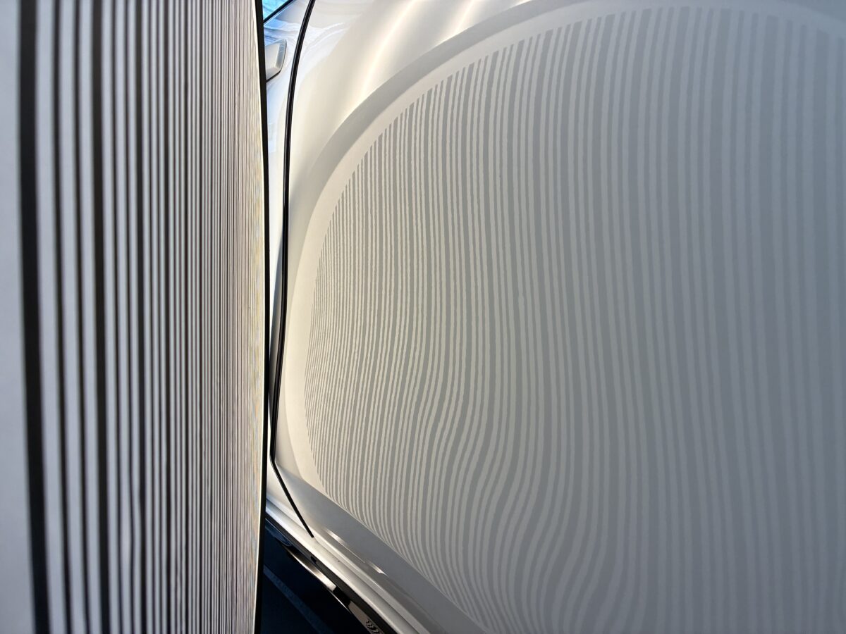 日産オーラのリアドアのデントリペア後