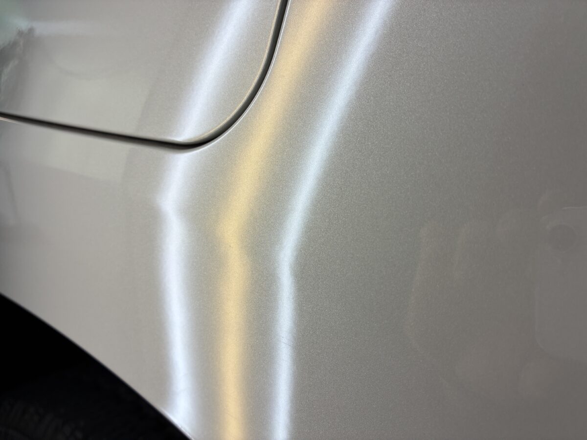 ベルランゴのリアフェンダーのデントリペア作業後