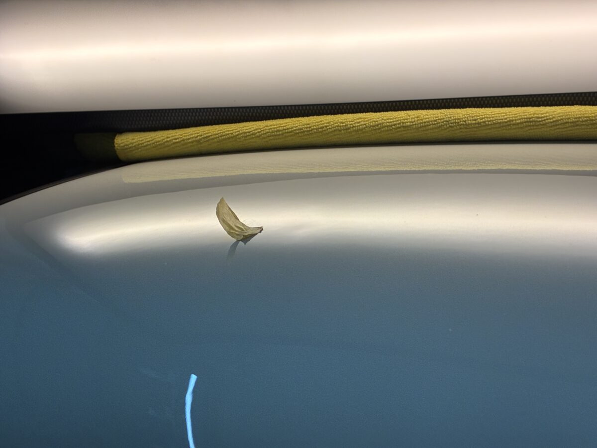 マセラティグランスポーツ　ルーフのヘコミをデントリペア