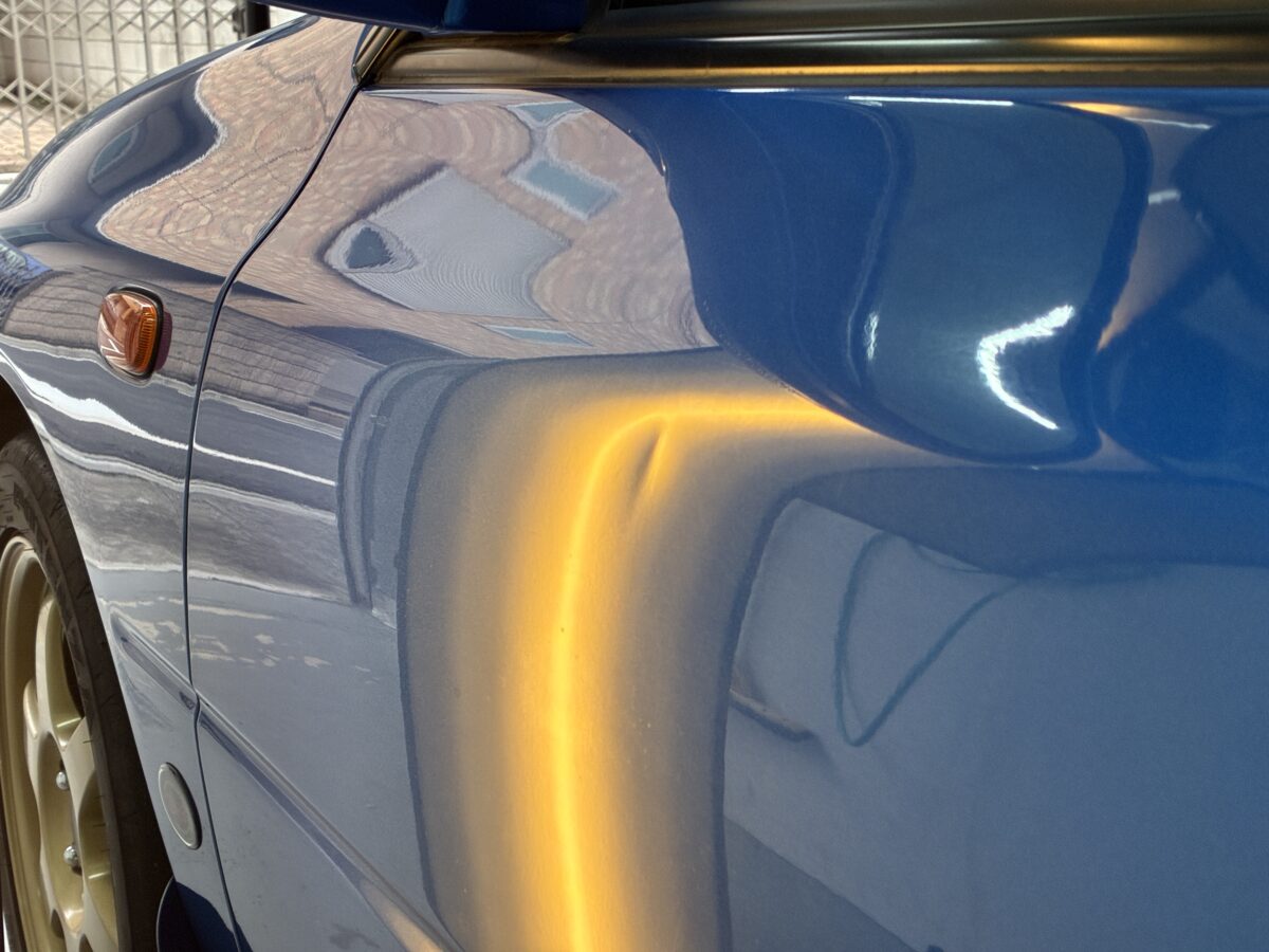 スバルWRX フロントドアのヘコミ修理