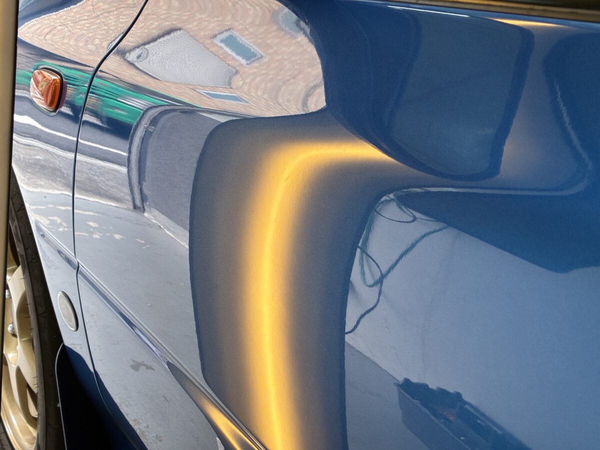 スバルWRX フロントドアのデントリペア作業後