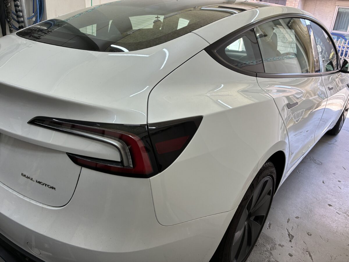 テスラモデル3　デントリペア