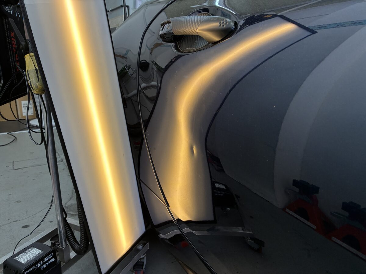 マツダロードスターのドアにヘコミが・・・