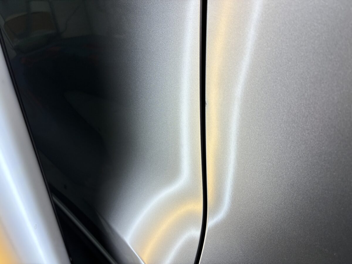 ドアエッジ折れの無塗装修理