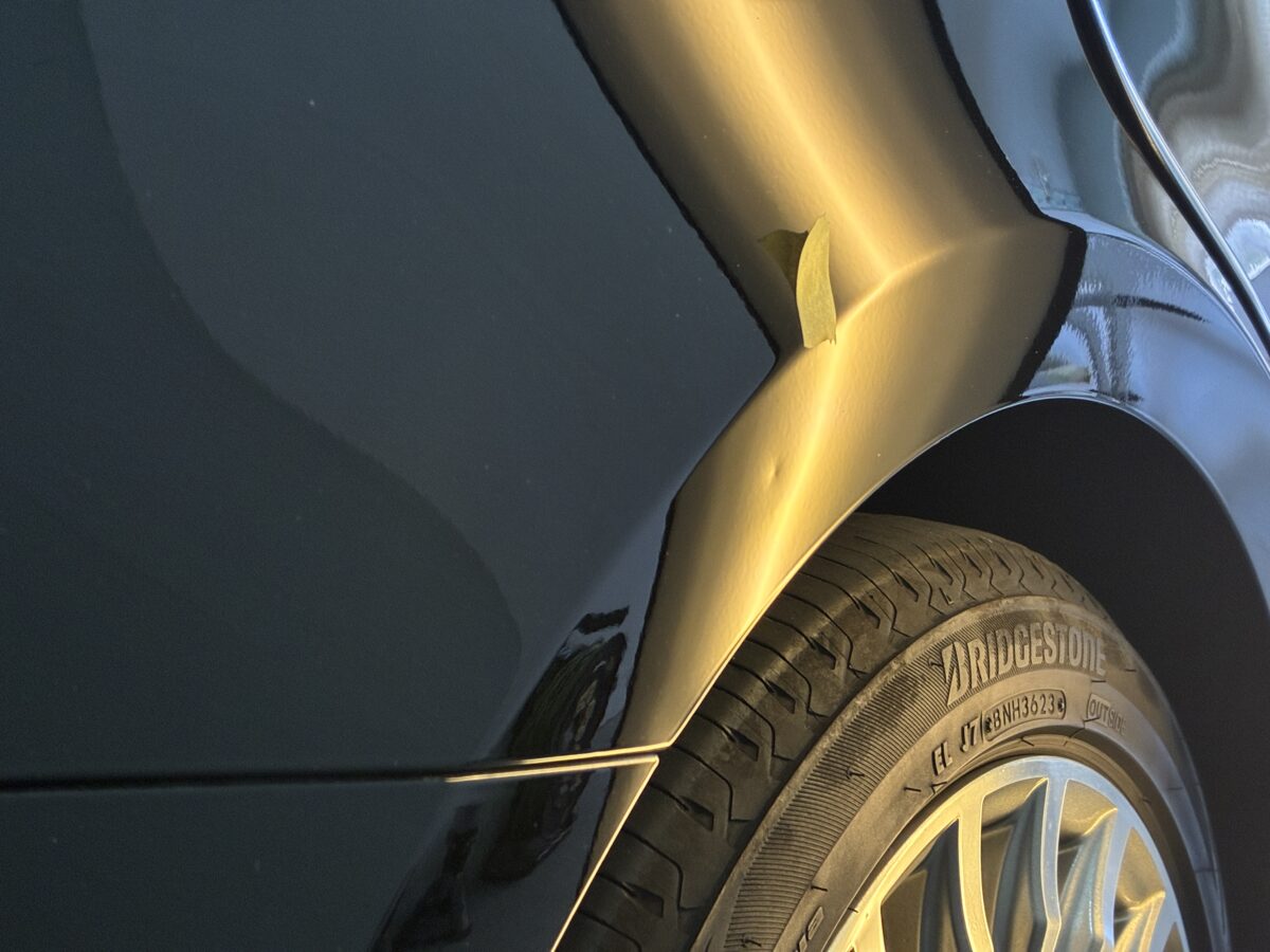 クラウンマジェスタ　リアフェンダーのデントリペア