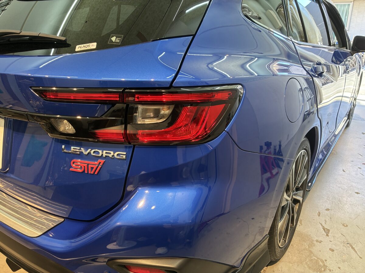 スバルレヴォーグ　デントリペア