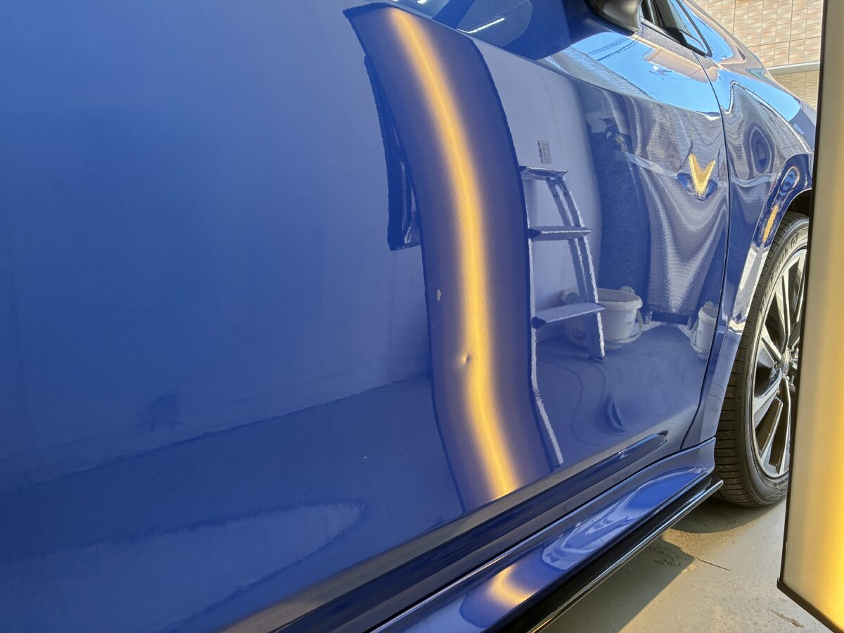 レヴォーグのドア下部に小さなヘコミでしたが・・・