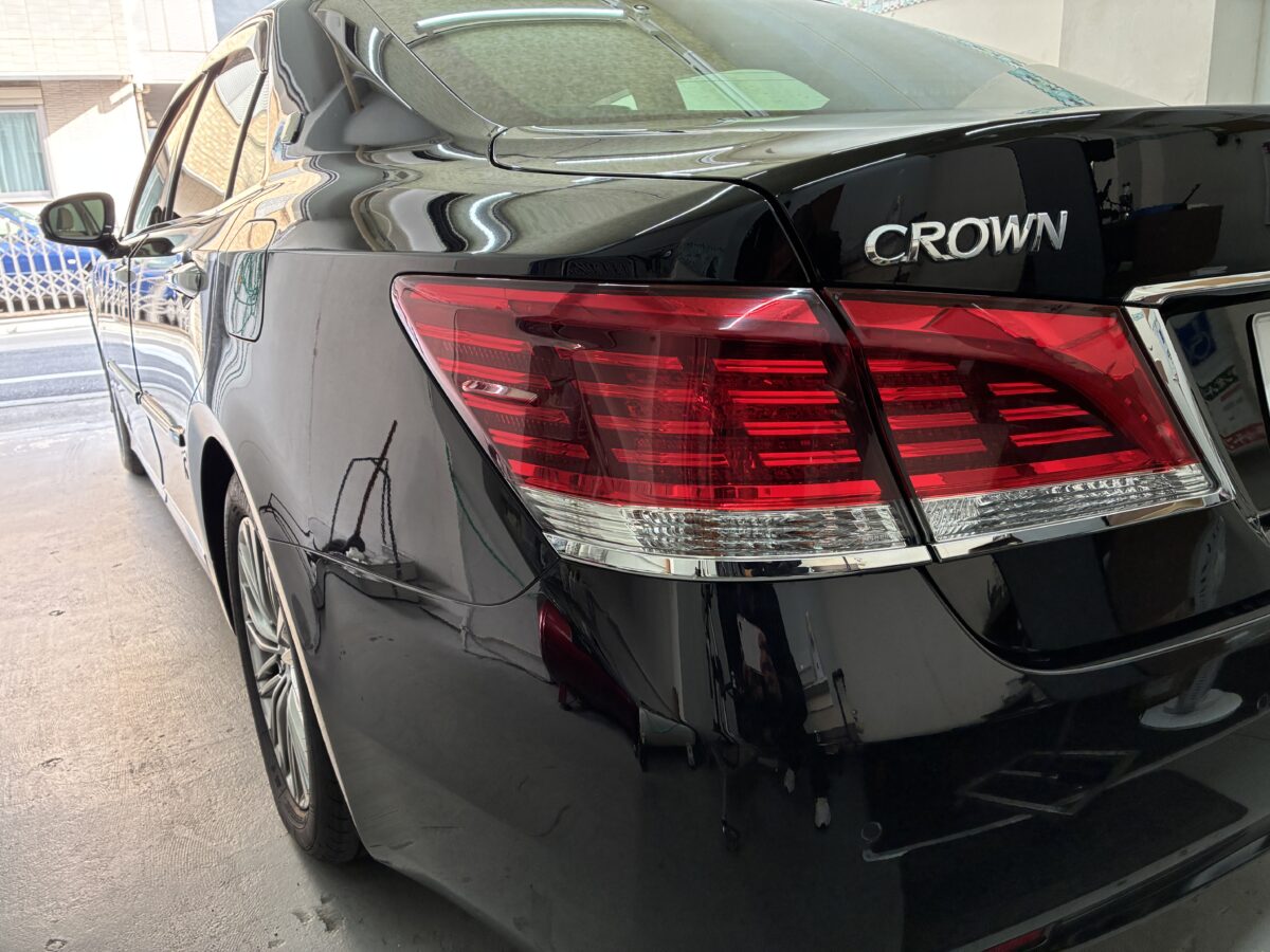 トヨタクラウン　リアフェンダーのデントリペア