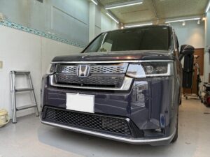 ホンダステップワゴン　ガラスリペア
