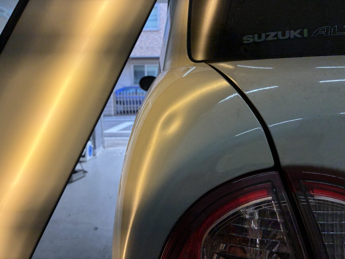 ラパン リアフェンダーのヘコミ修理