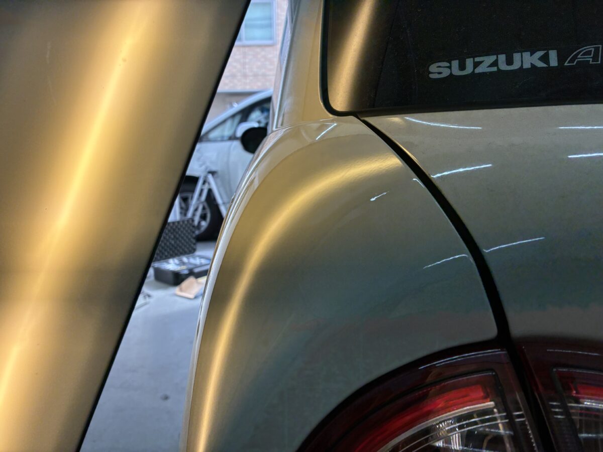 スズキラパン リアフェンダーのデントリペア作業後