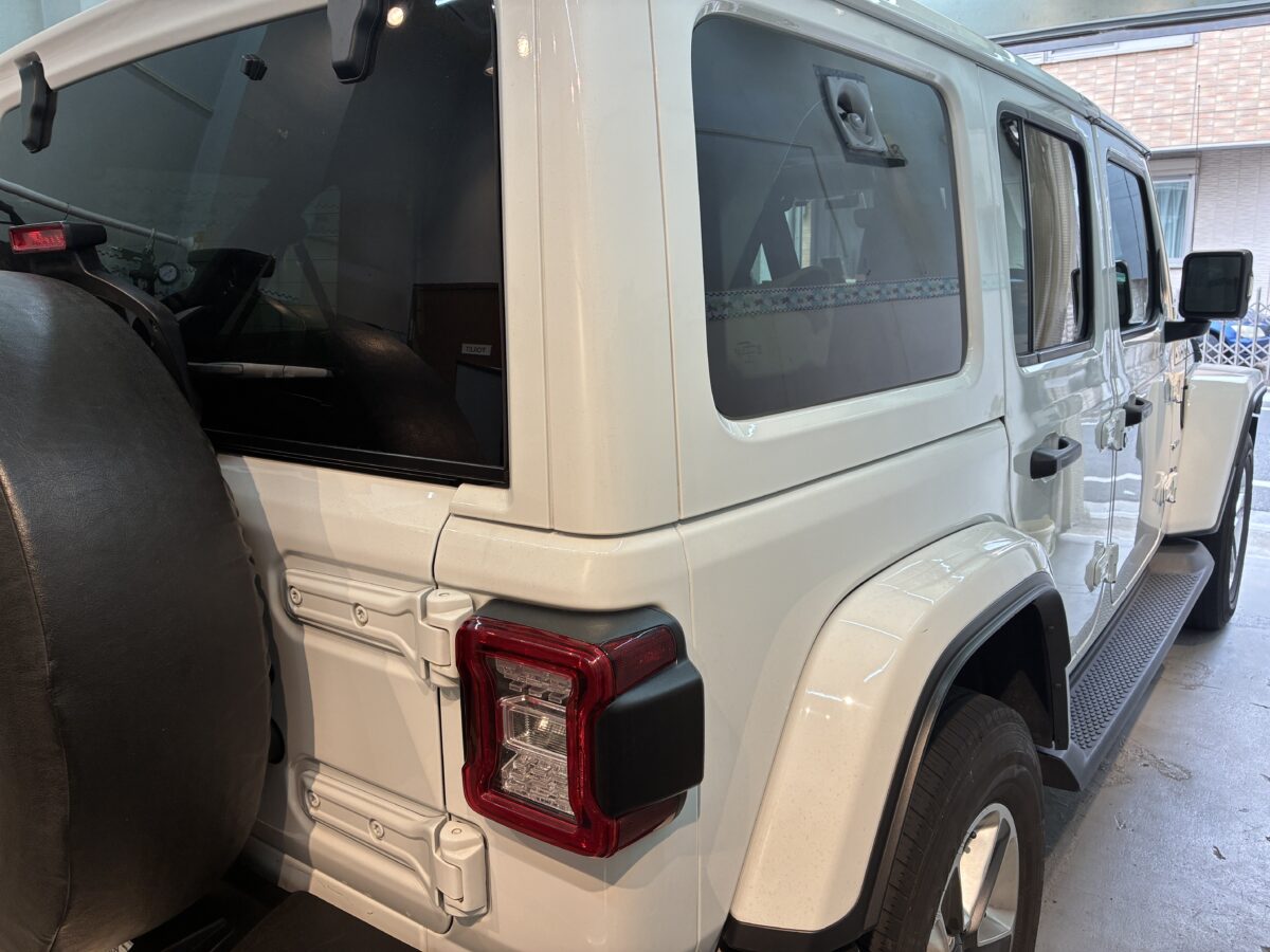 ジープラングラー　ウインドリペア